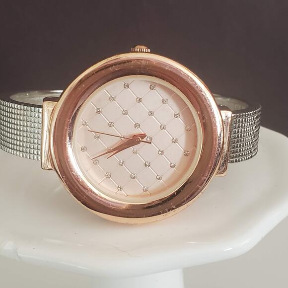 Women's Watch‎ Gold Tone and Silver Tone Hinged Bracelet Cuff - Picture 2 of 7